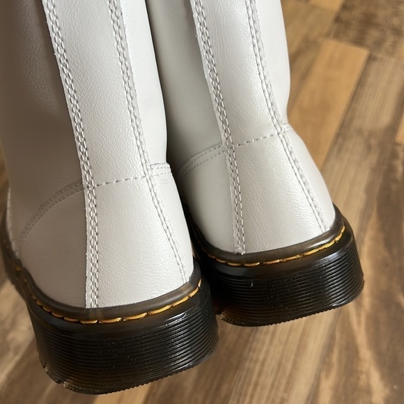 DR MARTENS *New* Zavala White 8 Eye Combat Leather Boots Lug Sole Lace U… - Picture 7 of 10